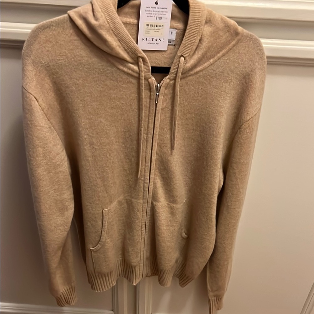 Women’s 100% Pure Cashmere Hoodie, from Scotland! Size XL/Tan color